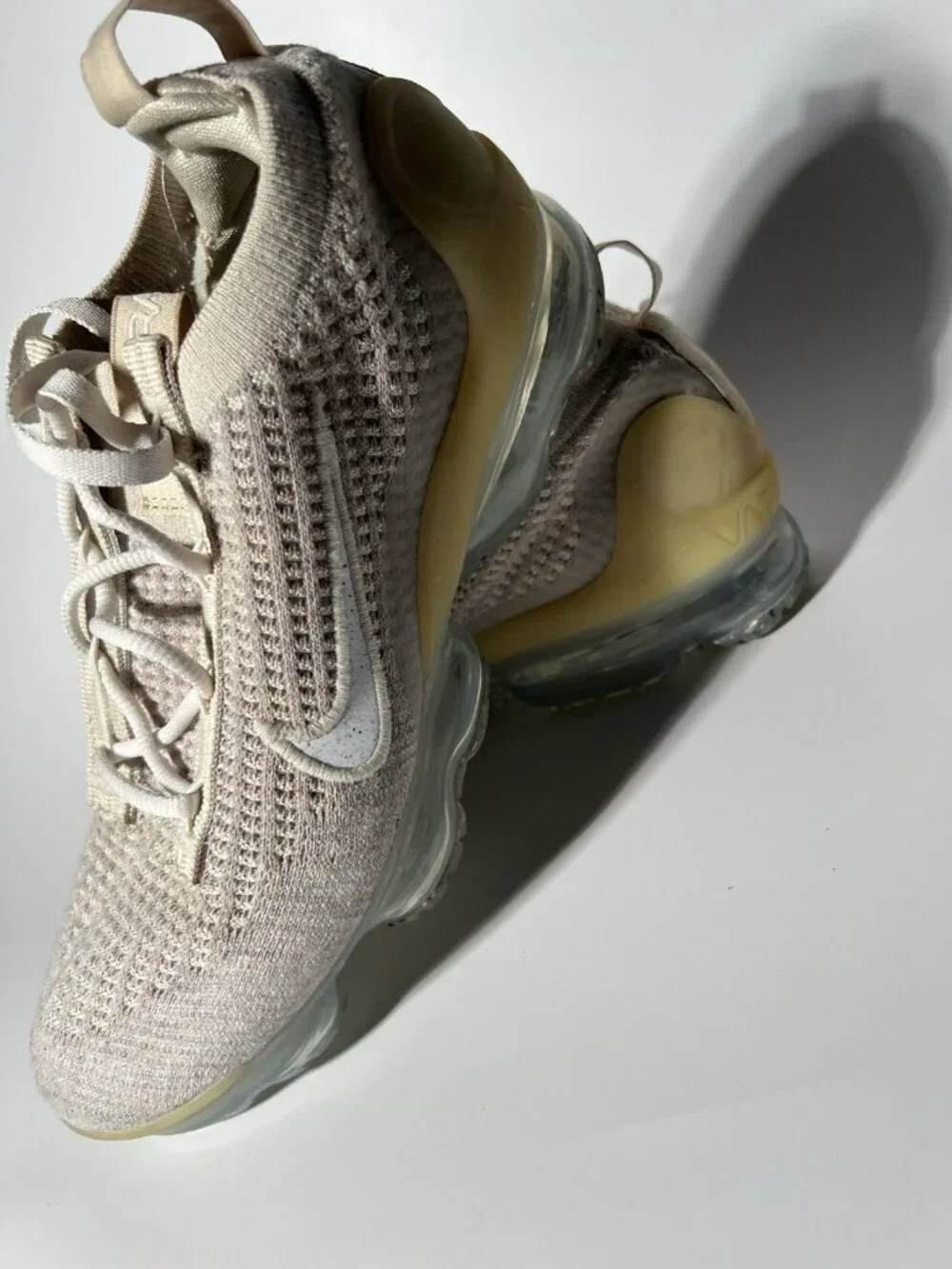 Nike Air VaporMax 2021 Flyknit Oatmeal White Women’s Size 7 DC9454-101